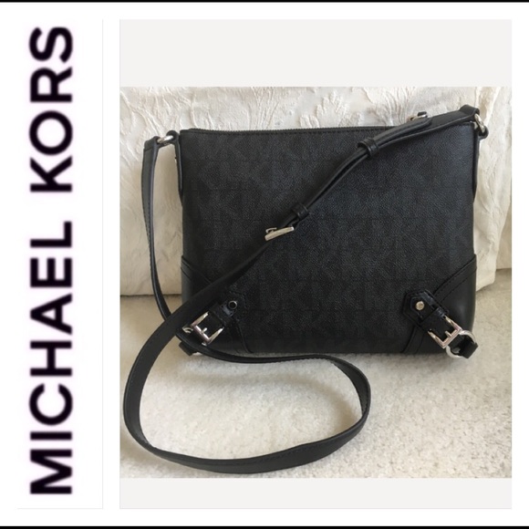 $258 Retail New! Michael Kors messenger bag - Picture 1 of 8